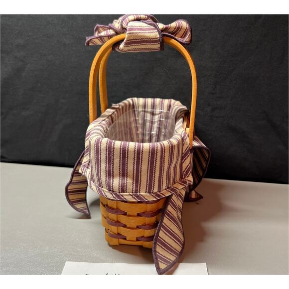 Longaberger 1998 Sweetheart Basket With Liner, Handle Tie & Protector Purple - Picture 2 of 9